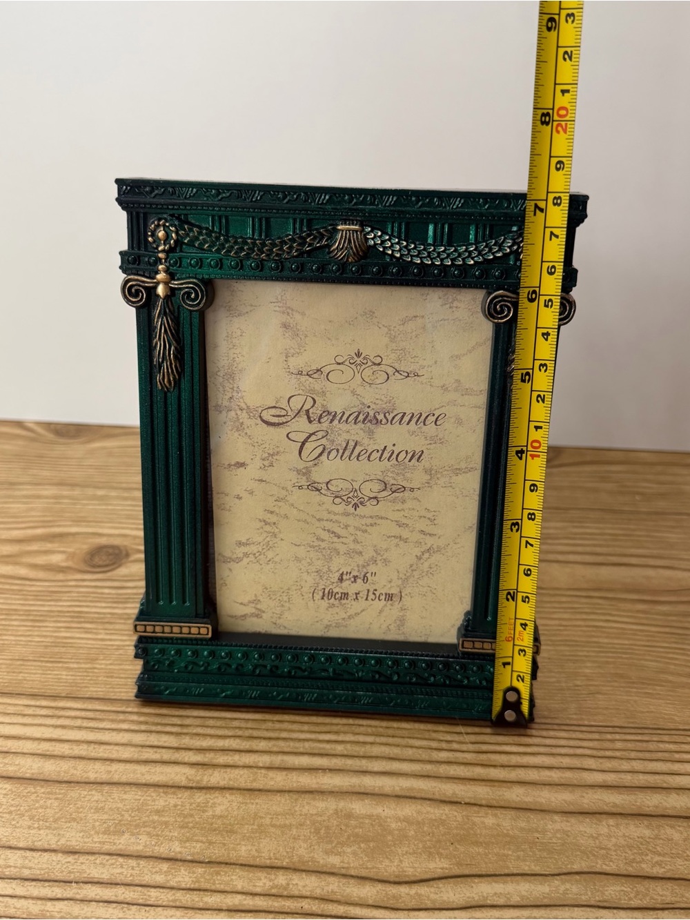 Vintage Renaissance Collection Green Gold Ornate Plastic 4x6 Picture Frame - Picture 5 of 6